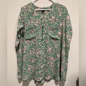 PRICE DROP! Torrid short sleeve zip front green & pink floral top size 3